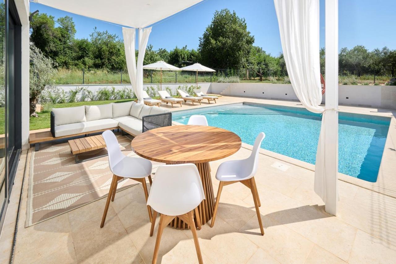 Villa Pura Vida With Pool And Whirlpool Near Umag Materada Exterior photo